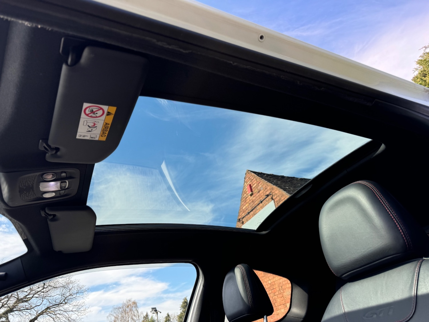 Used Peugeot 208 2014 for sale - 78144794: Photo 9