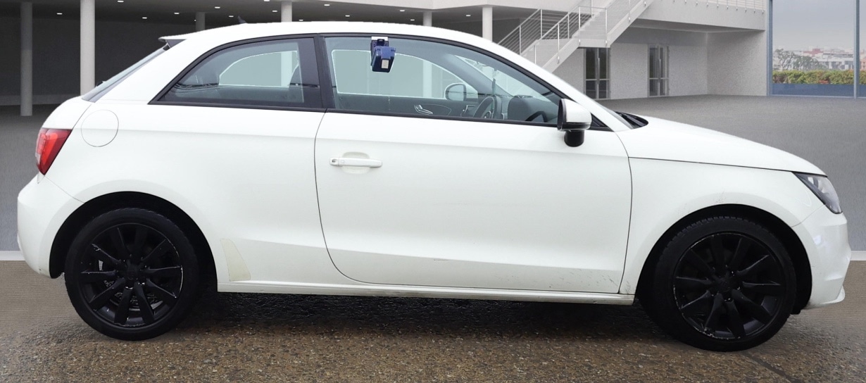 Used Audi A1 2011 for sale - 76669321: Photo 5