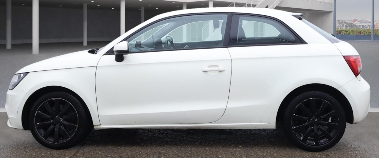 Used Audi A1 2011 for sale - 76669321: Photo 6