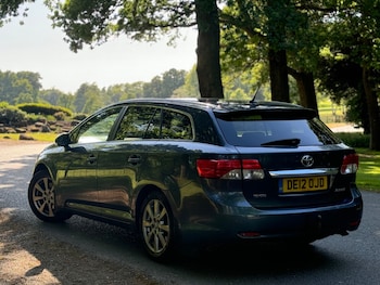 Used Toyota Avensis 2012 for sale - 75952640: Photo
