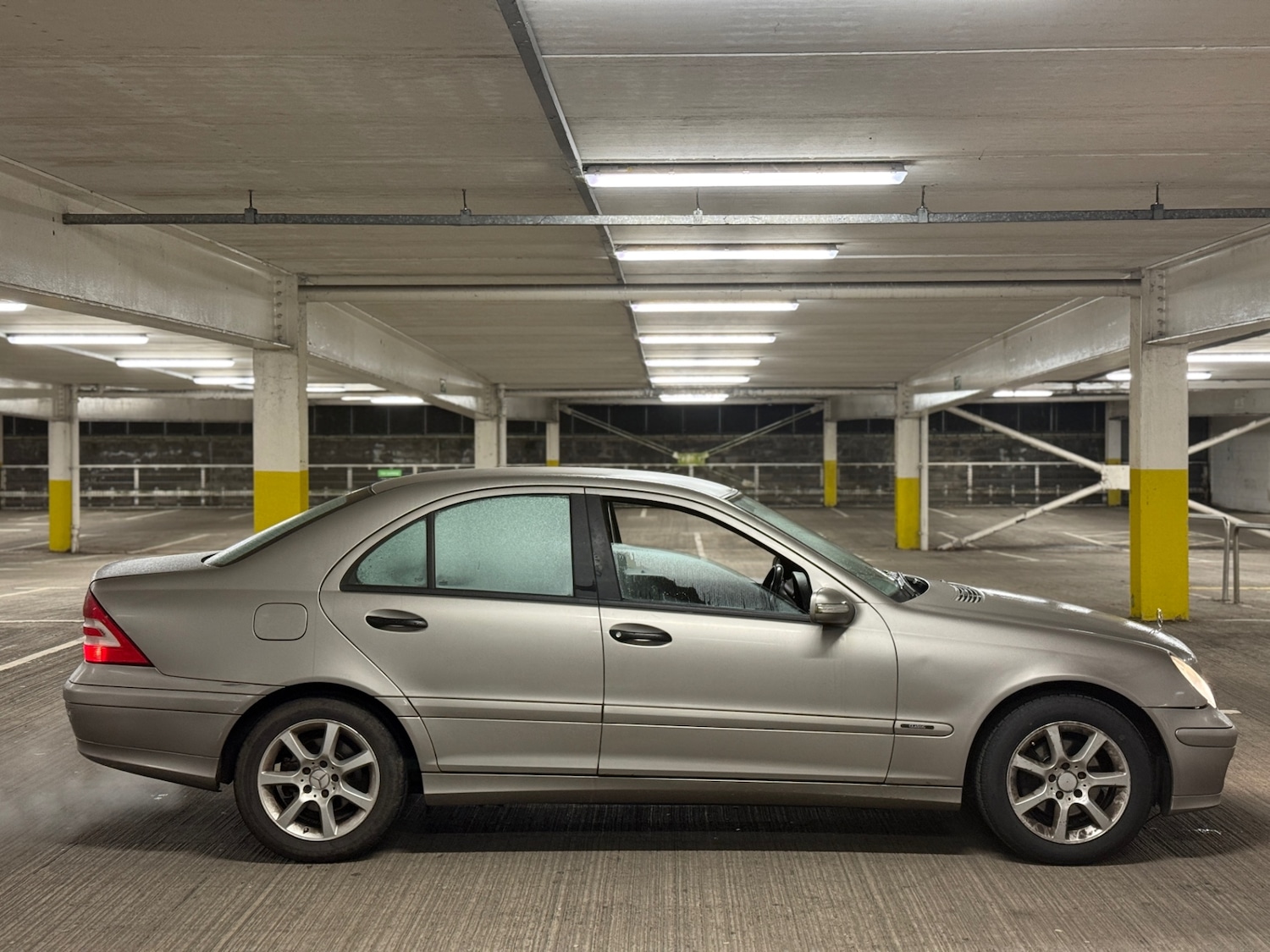 Used Mercedes-Benz C Class 2005 for sale - 77357587: Photo 4