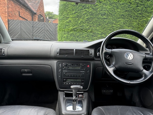 Used Volkswagen Passat 2004 for sale - 75764229: Photo 10