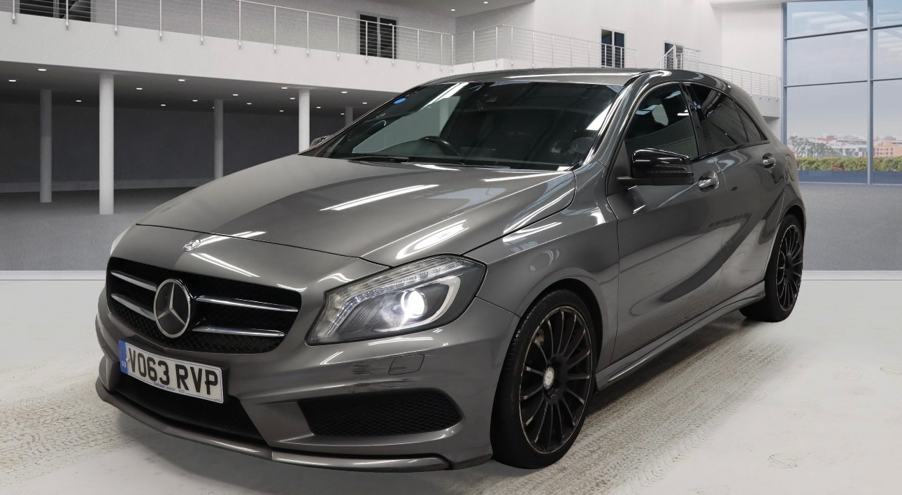Used Mercedes-Benz A-Class 2013 for sale - 76786365: Photo 2