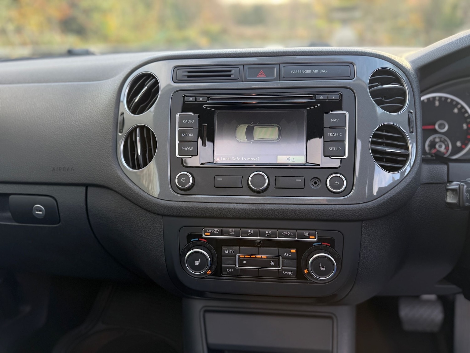 Used Volkswagen Tiguan 2015 for sale - 76490466: Photo 17