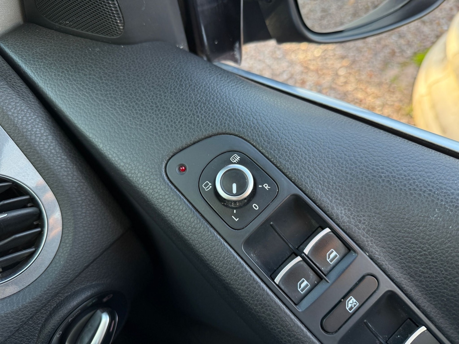 Used Volkswagen Tiguan 2015 for sale - 76490466: Photo 24