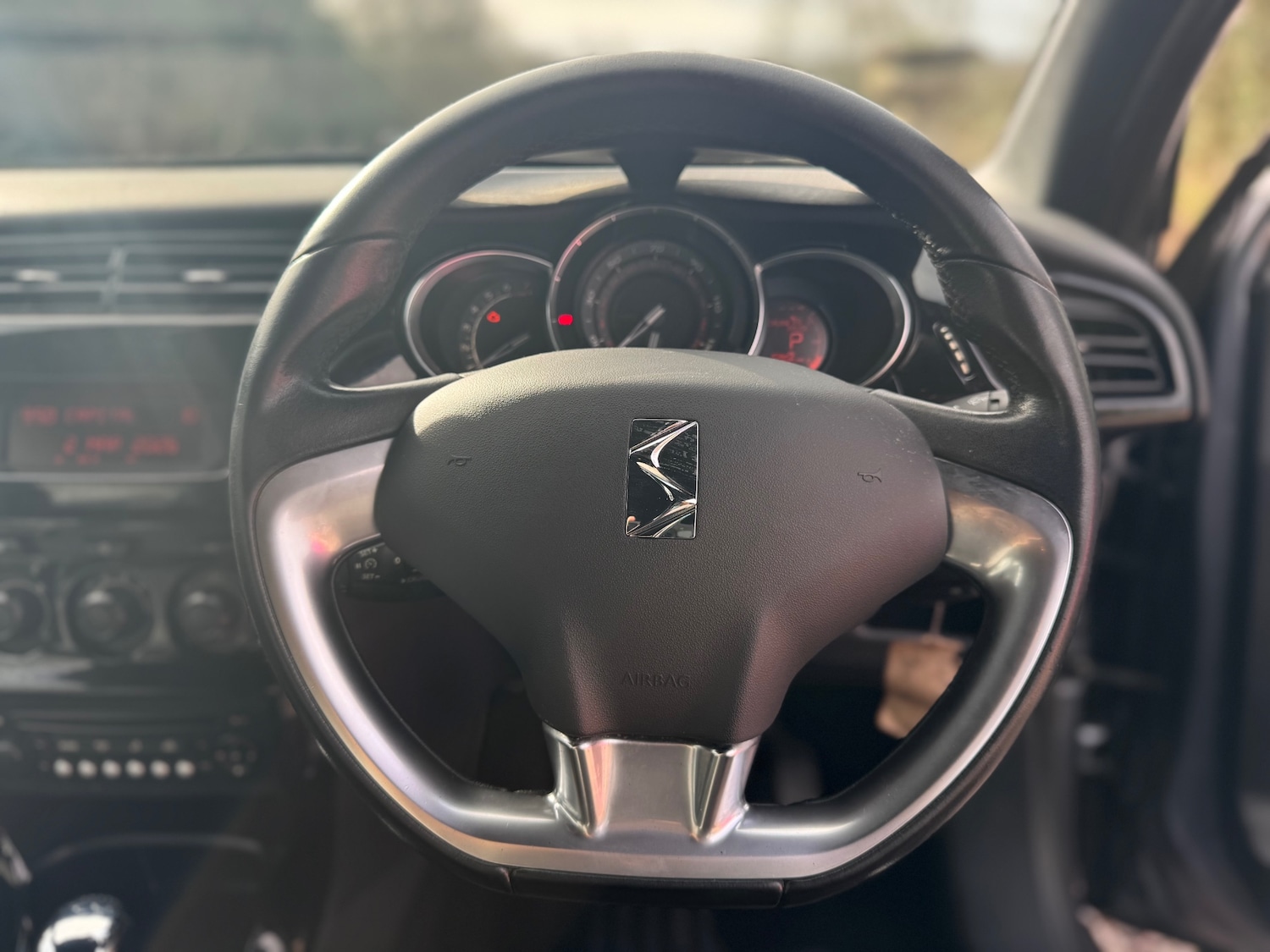 Used Citroen DS3 2011 for sale - 77715409: Photo 11