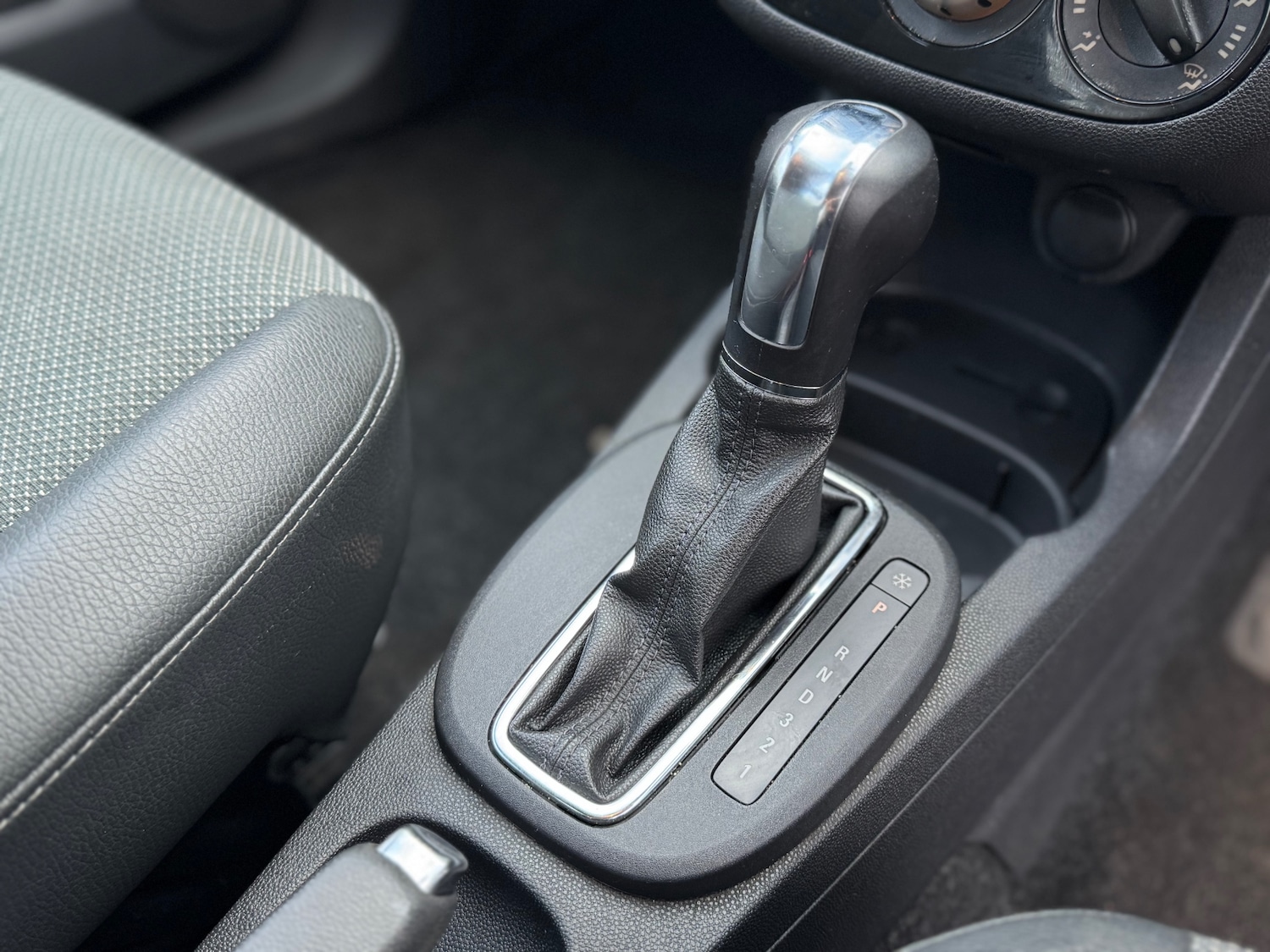 Used Vauxhall Corsa 2010 for sale - 78155751: Photo 8