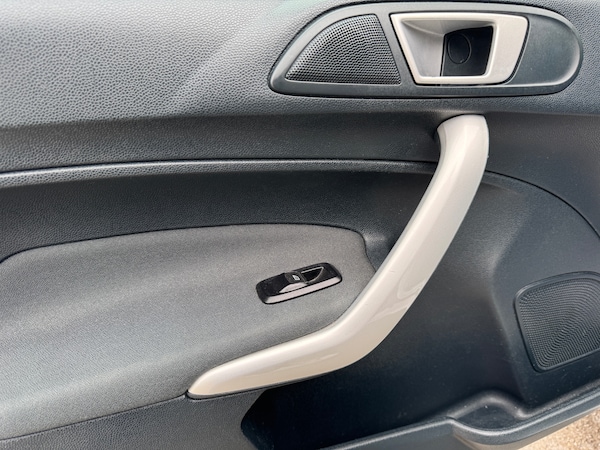 Used Ford Fiesta 2012 for sale - 76250755: Photo 30