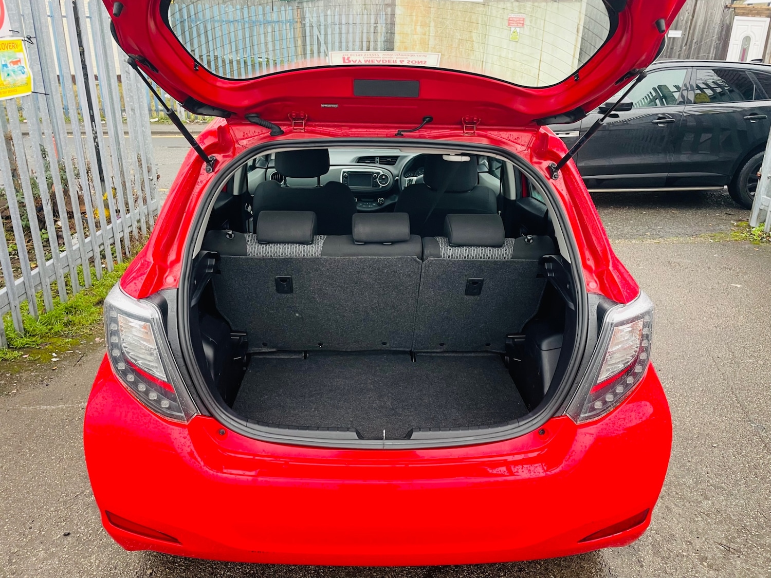 Used Toyota Yaris 2014 for sale - 77240744: Photo 15