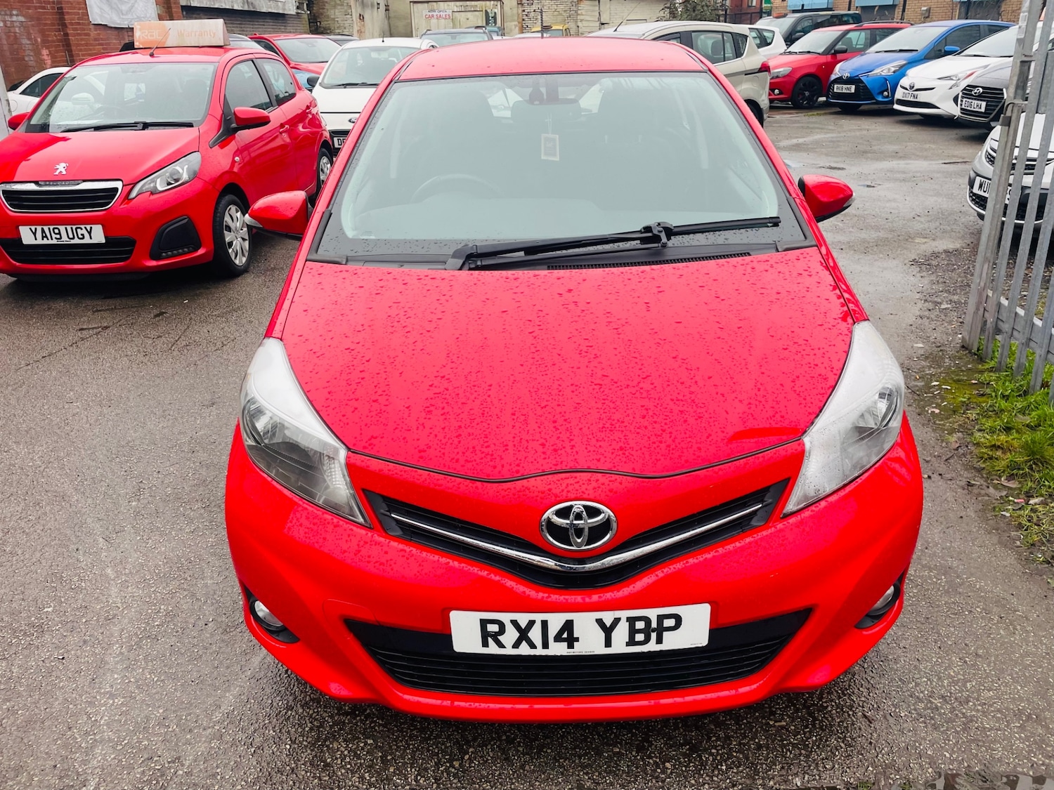 Used Toyota Yaris 2014 for sale - 77240744: Photo 2
