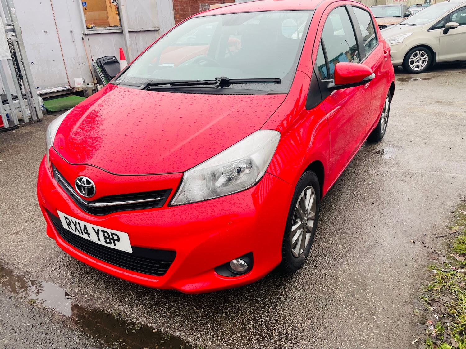Used Toyota Yaris 2014 for sale - 77240744: Photo 3