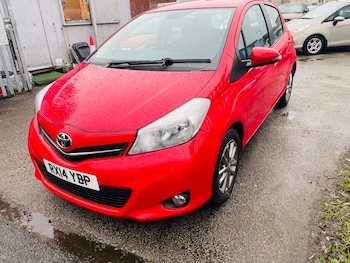 Used Toyota Yaris 2014 for sale - 77240744: Photo