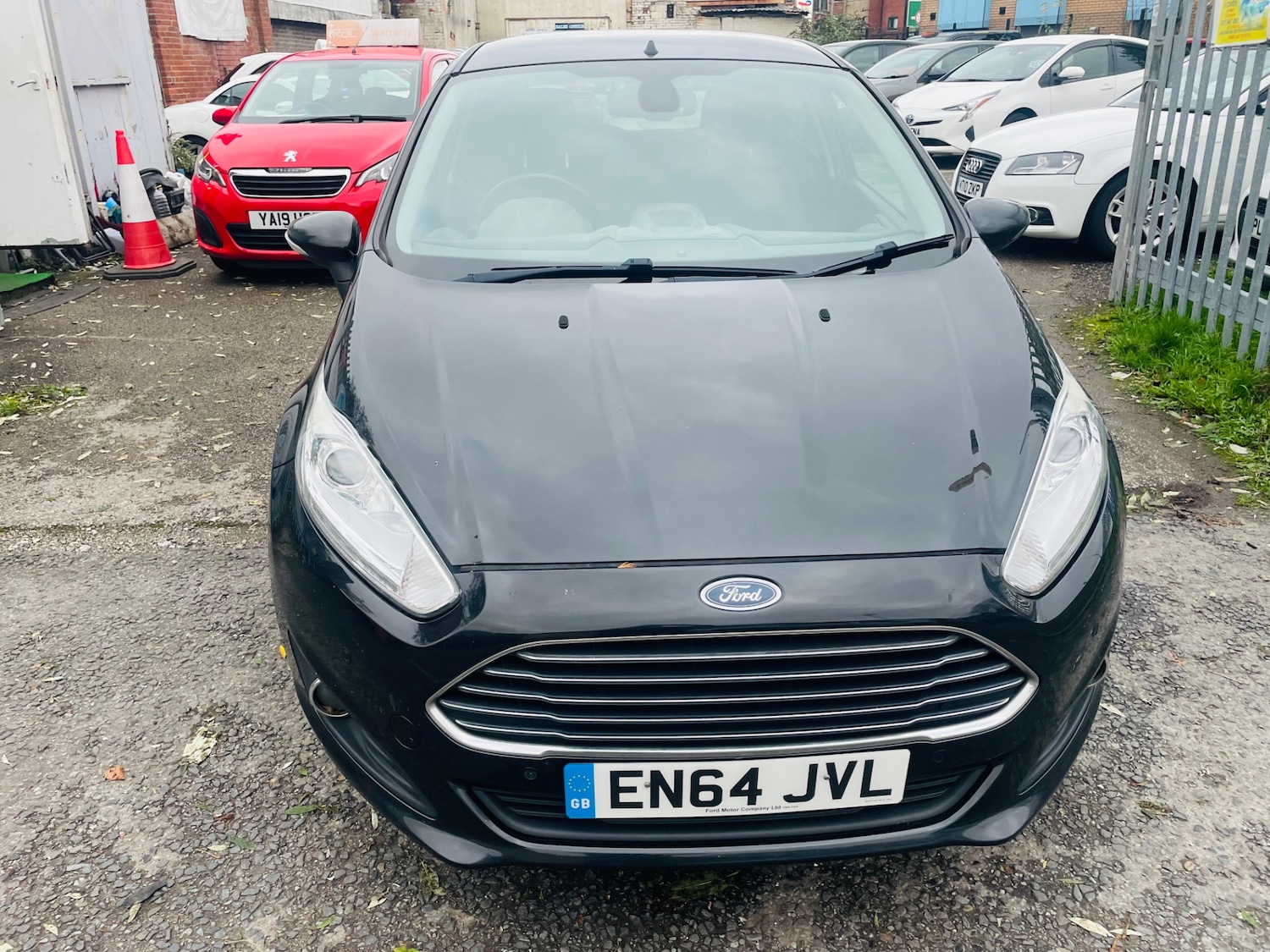 Used Ford Fiesta 2015 for sale - 76797475: Photo 2