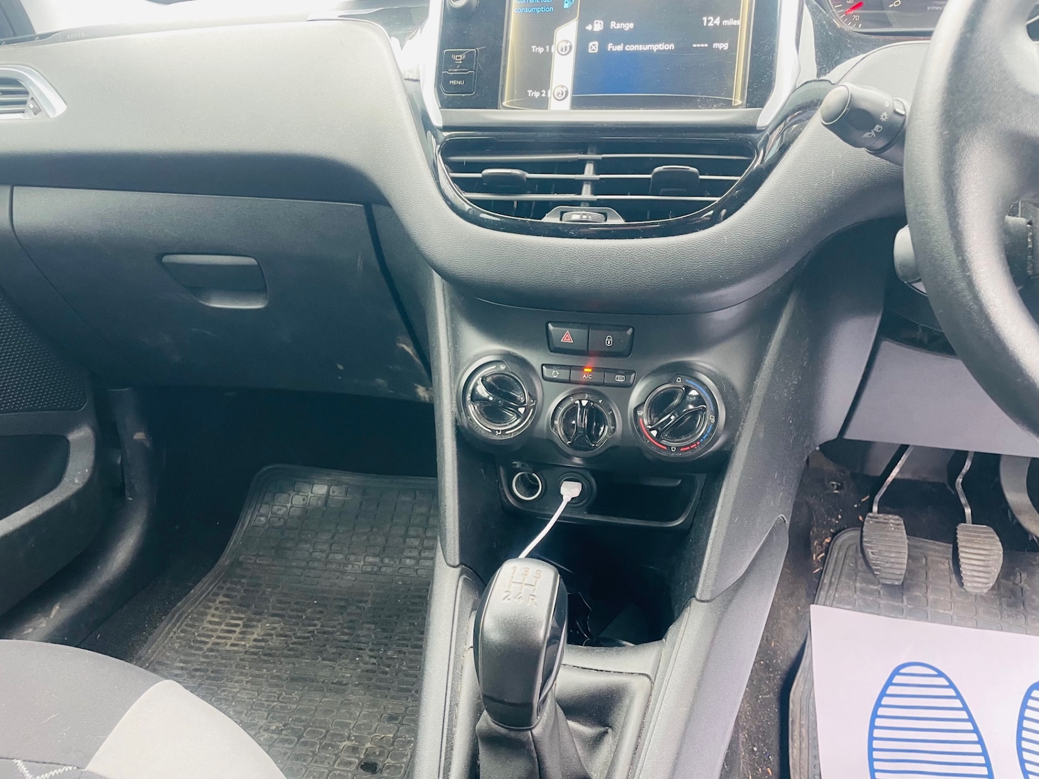 Used Peugeot 208 2013 for sale - 77515335: Photo 11