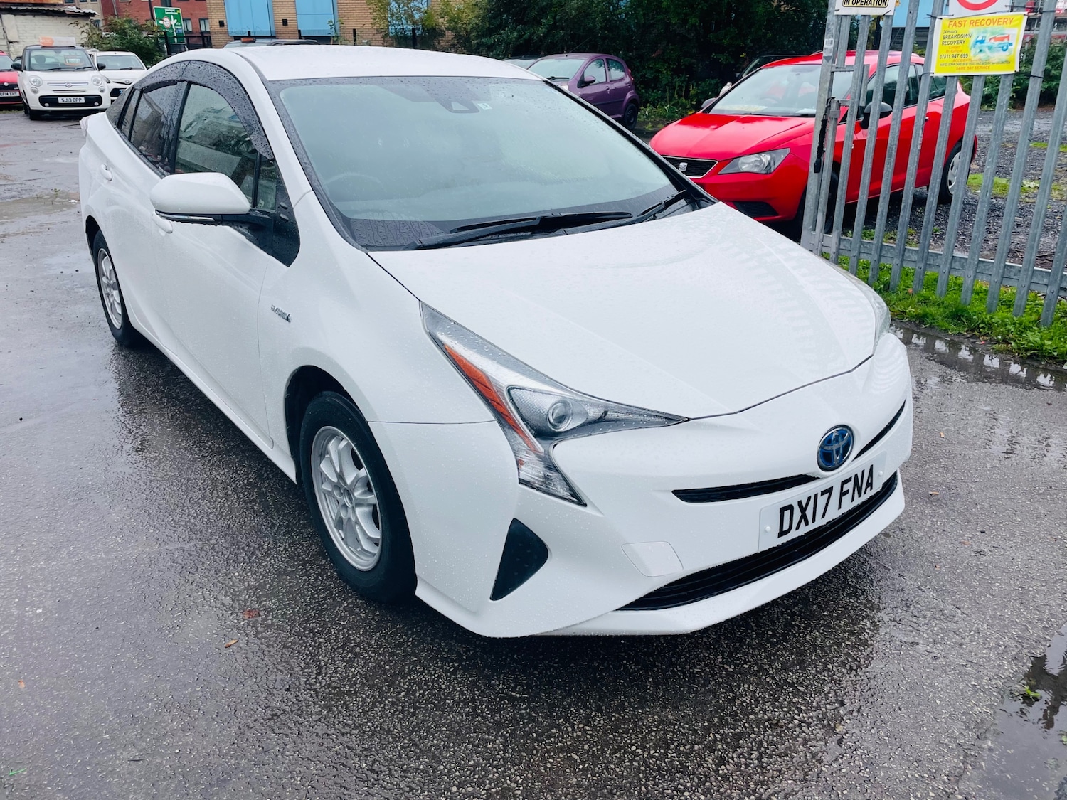 Used Toyota Prius 2017 for sale - 76170885: Photo 1