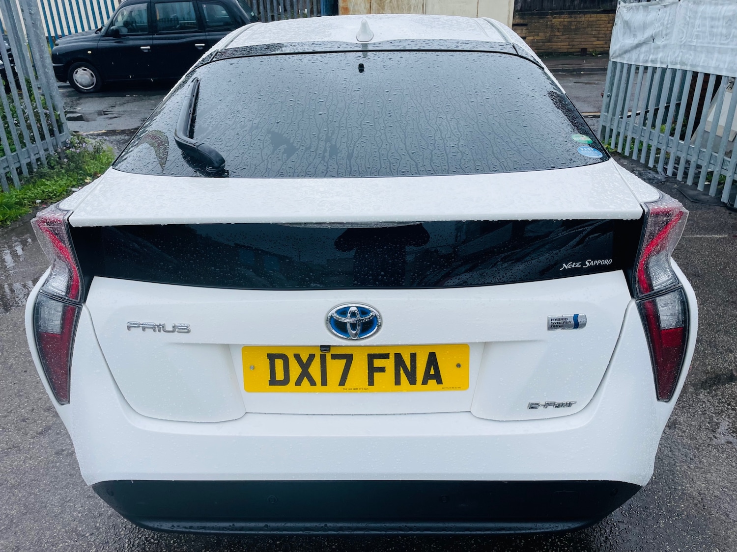 Used Toyota Prius 2017 for sale - 76170885: Photo 5