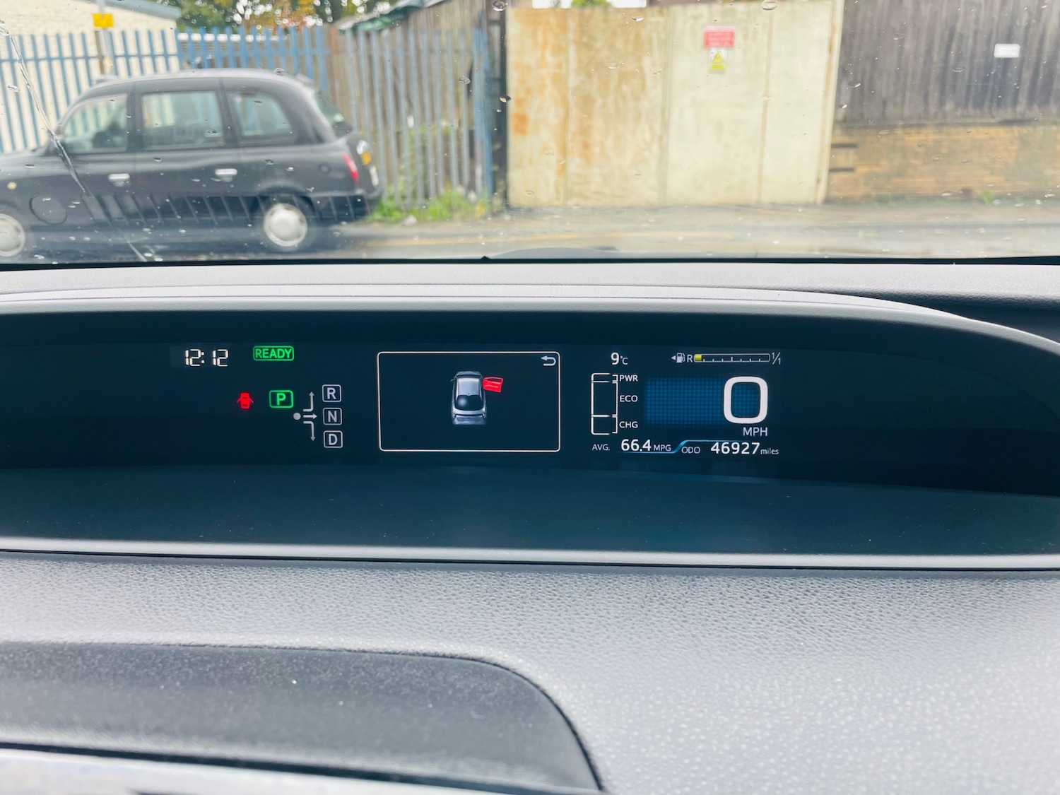 Used Toyota Prius 2017 for sale - 76170885: Photo 9