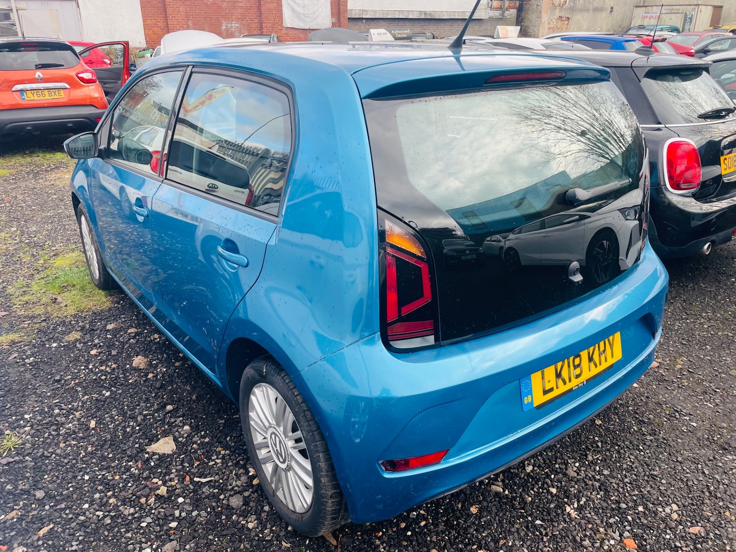 Used Volkswagen up! 2018 for sale - 77240216: Photo 3