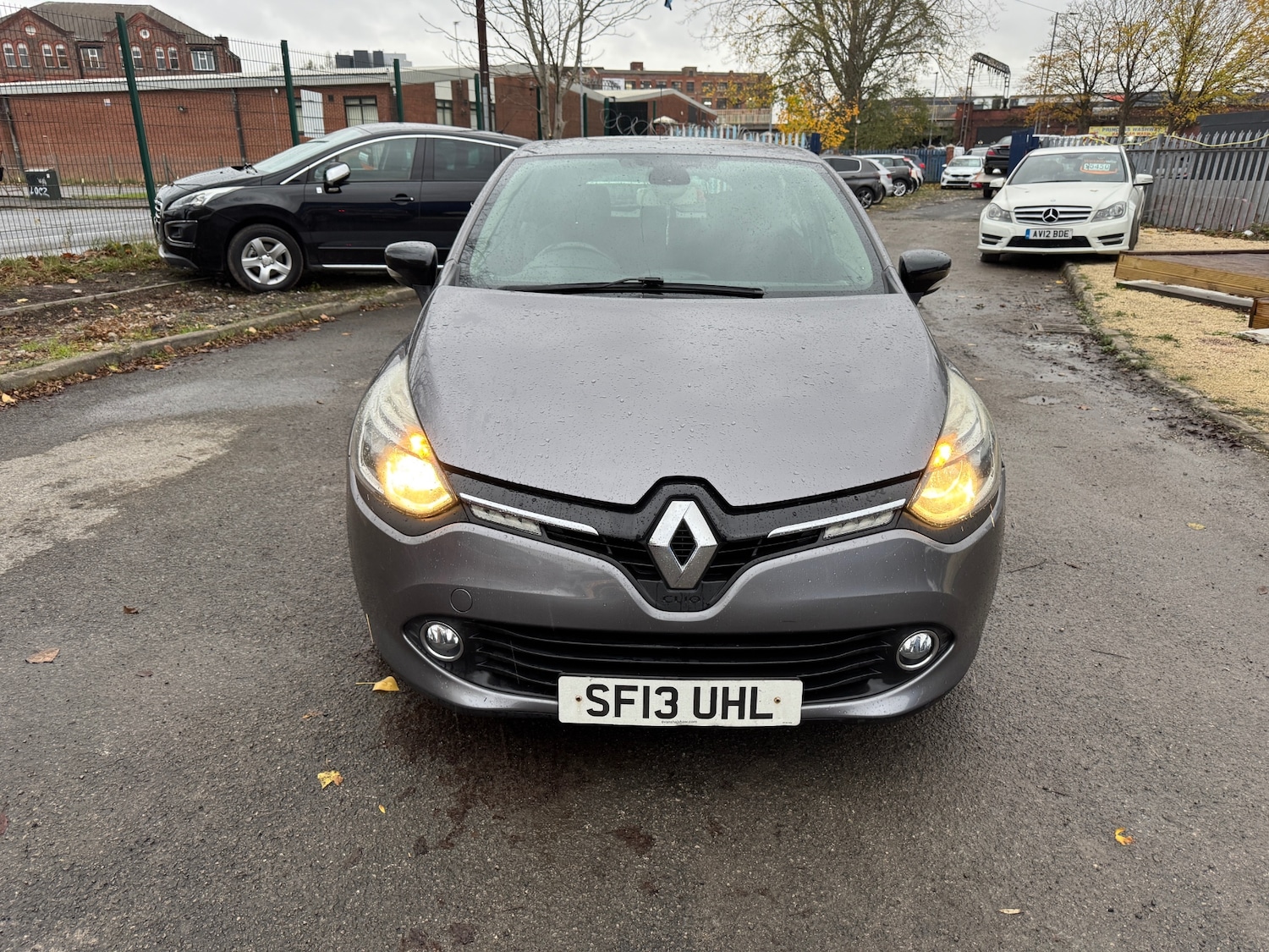 Used Renault Clio 2013 for sale - 76579889: Photo 2
