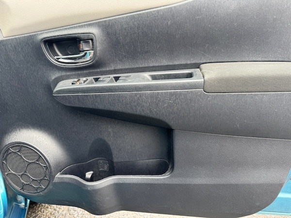 Used Toyota Yaris 2011 for sale - 74826606: Photo 13