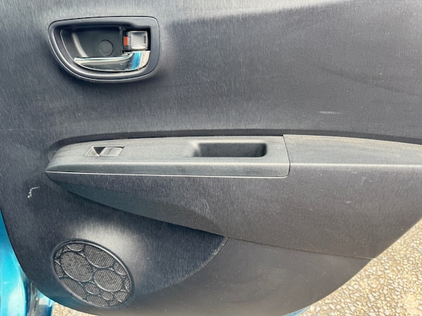 Used Toyota Yaris 2011 for sale - 74826606: Photo 25