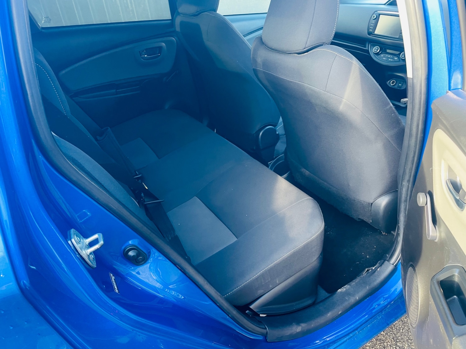 Used Toyota Yaris 2018 for sale - 77213858: Photo 9