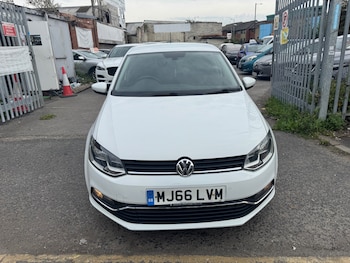 Used Volkswagen Polo 2016 for sale - 75550598: Photo
