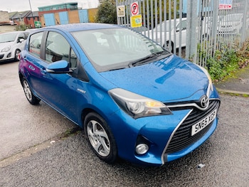 Used Toyota Yaris 2015 for sale - 76541936: Photo