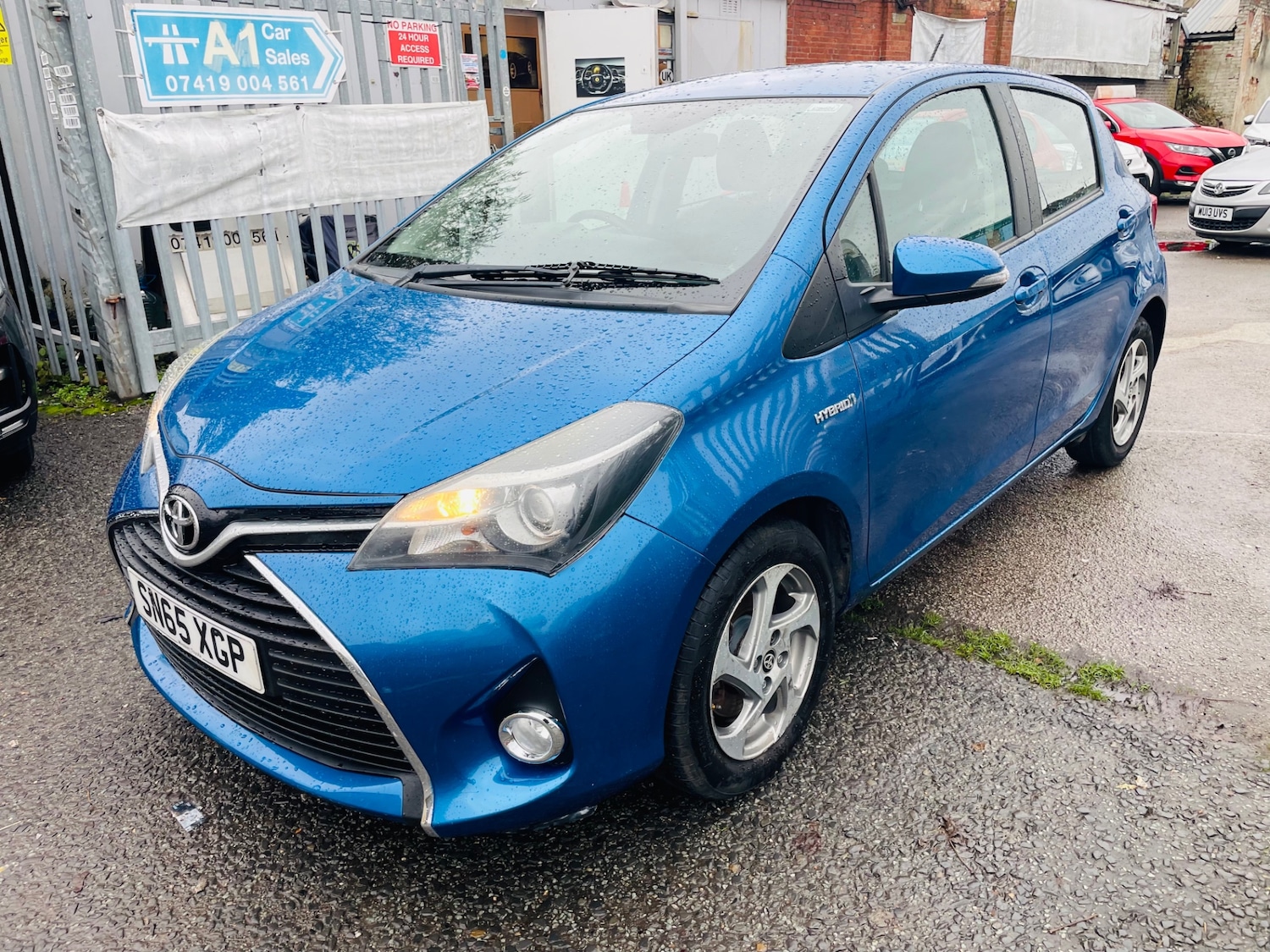 Used Toyota Yaris 2015 for sale - 76541936: Photo 2