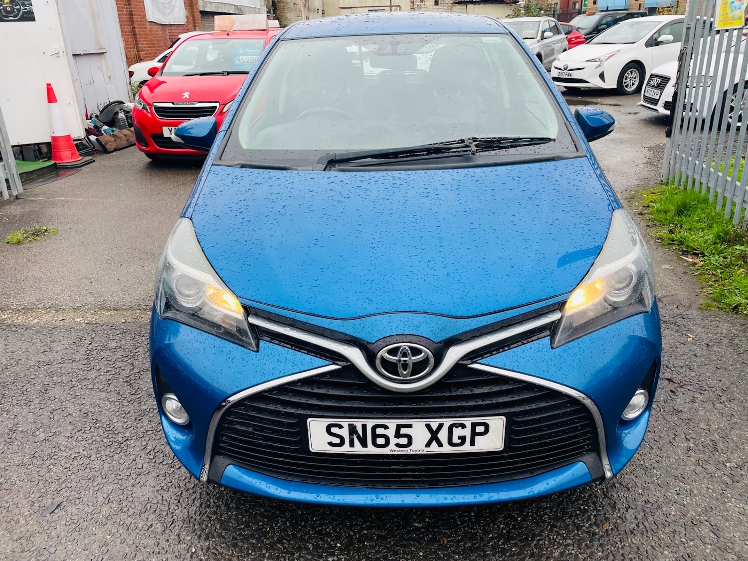 Used Toyota Yaris 2015 for sale - 76541936: Photo 3