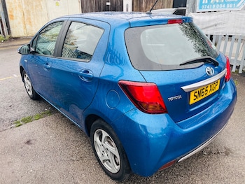 Used Toyota Yaris 2015 for sale - 76541936: Photo