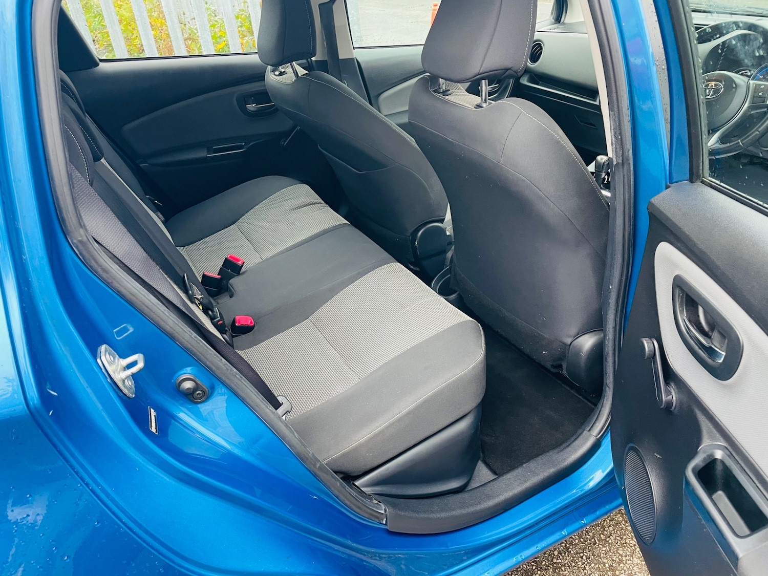 Used Toyota Yaris 2015 for sale - 76541936: Photo 9