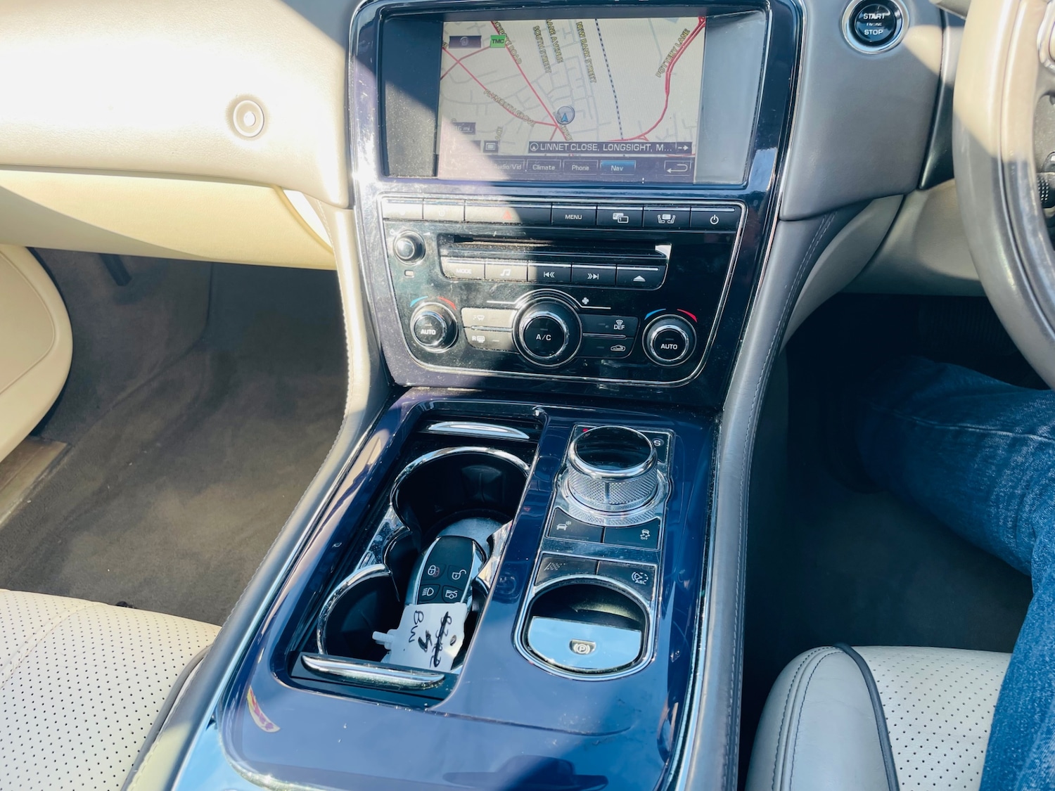 Used Jaguar XJ 2011 for sale - 77934224: Photo 14