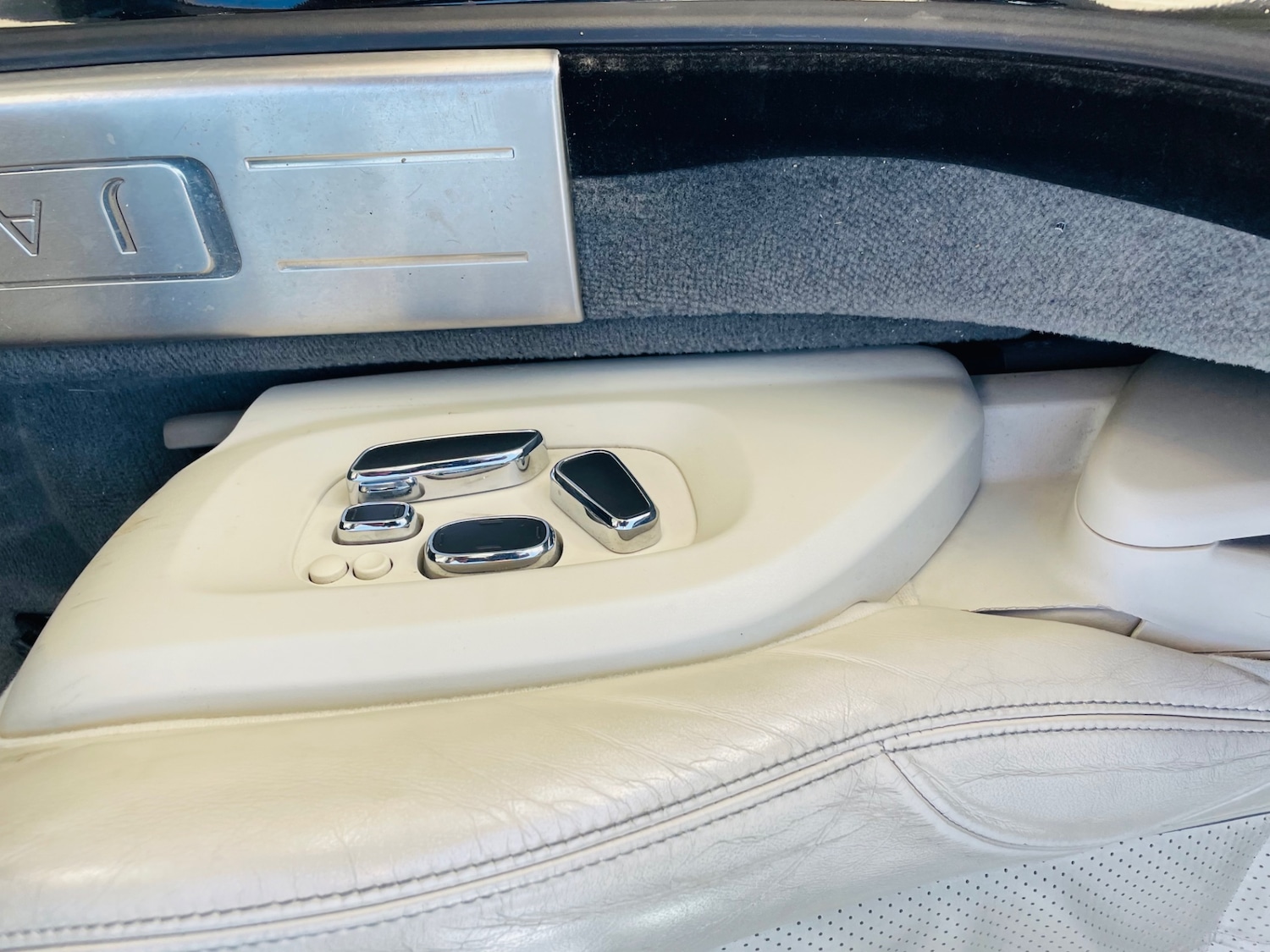 Used Jaguar XJ 2011 for sale - 77934224: Photo 18