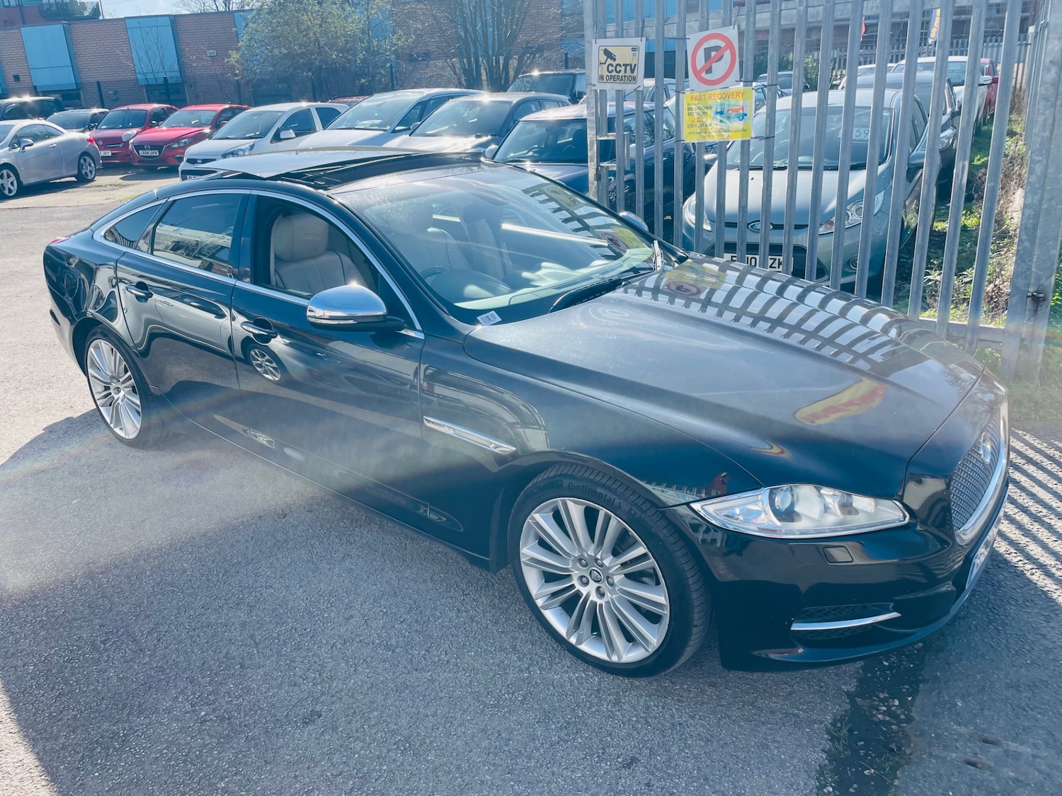 Used Jaguar XJ 2011 for sale - 77934224: Photo 23