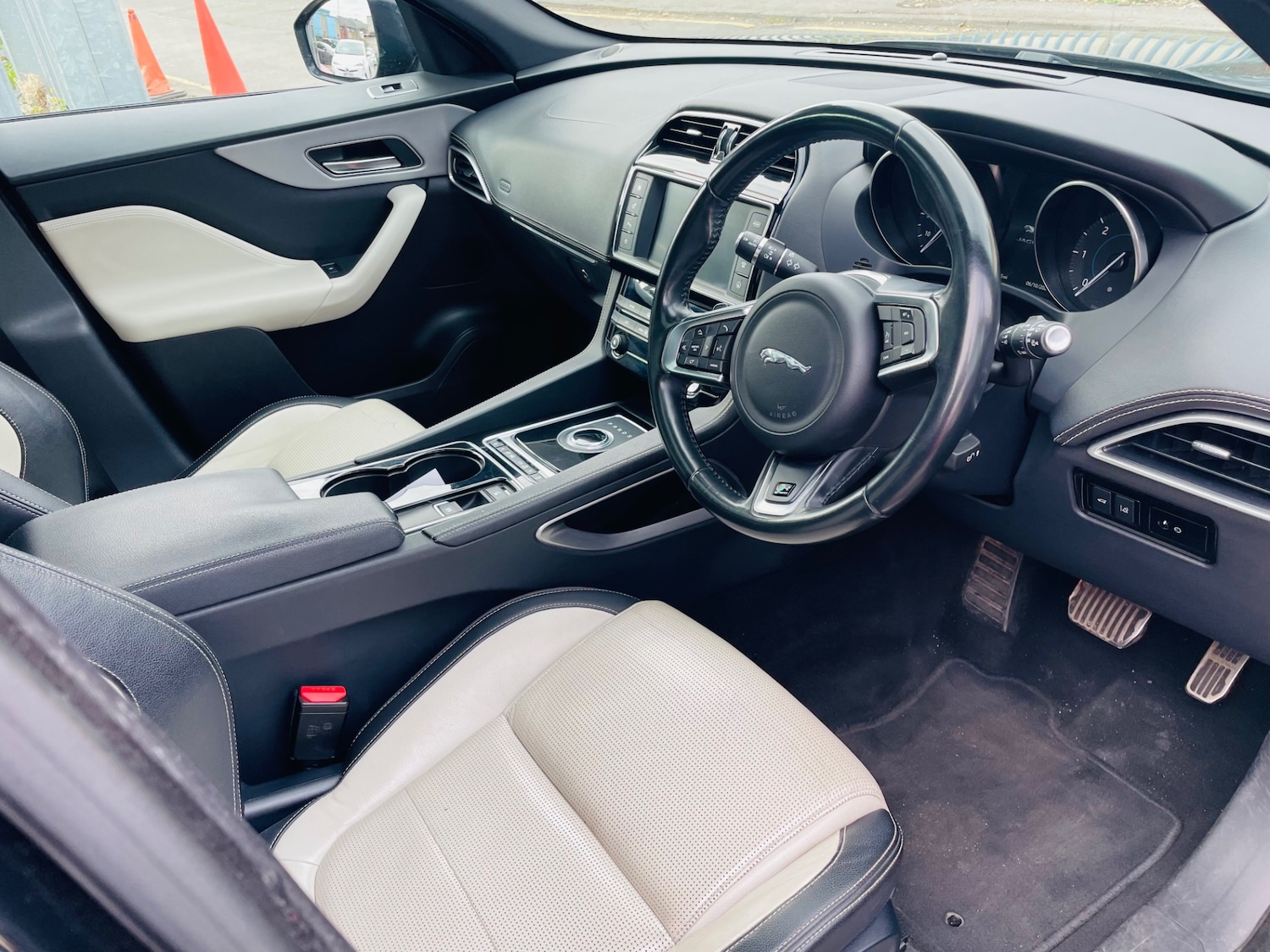 Used Jaguar F-Pace 2016 for sale - 76245670: Photo 12