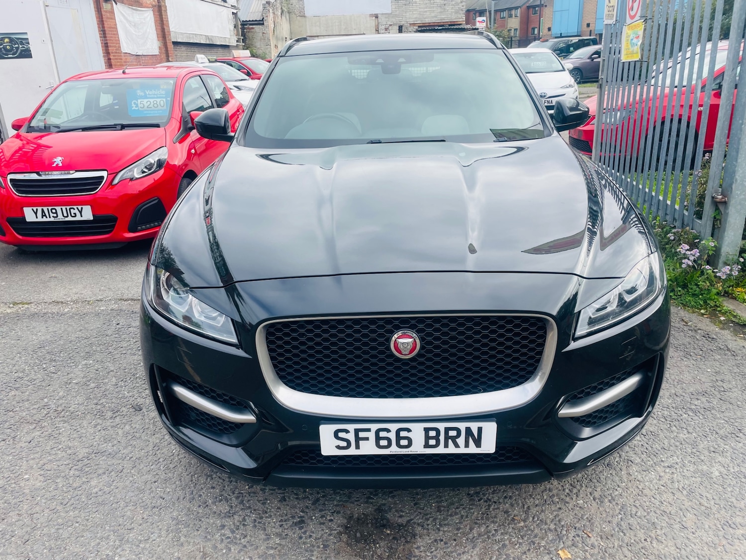 Used Jaguar F-Pace 2016 for sale - 76245670: Photo 16