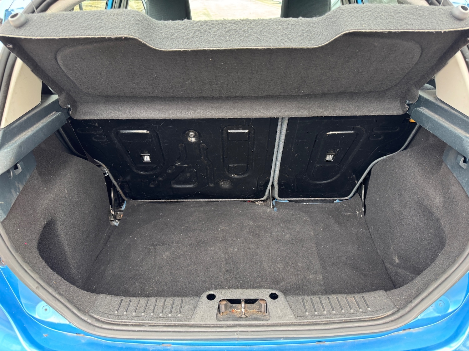 Used Ford Fiesta 2010 for sale - 76250760: Photo 22