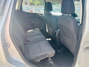 Used Ford Kuga 2015 for sale - 79082372: Photo