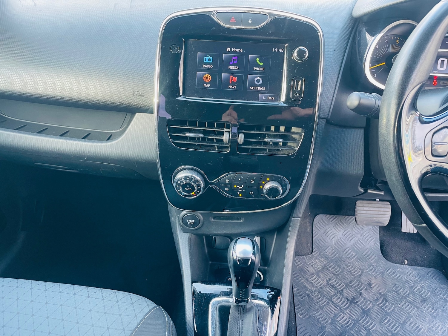 Used Renault Clio 2014 for sale - 77363314: Photo 11