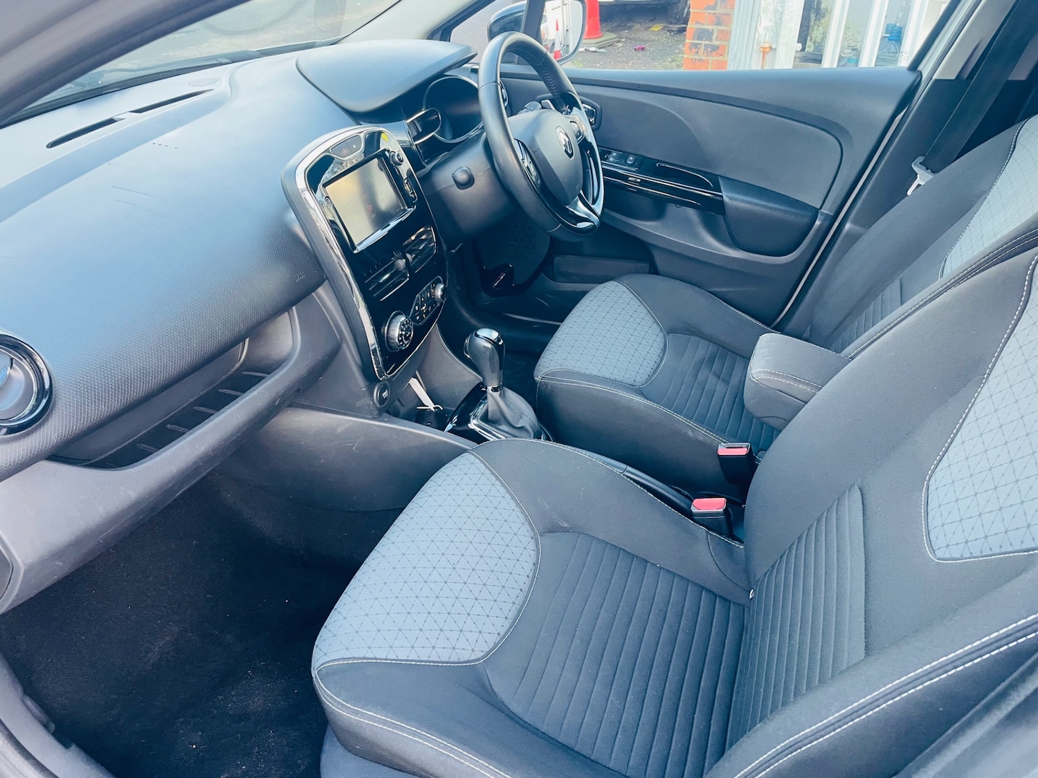 Used Renault Clio 2014 for sale - 77363314: Photo 15