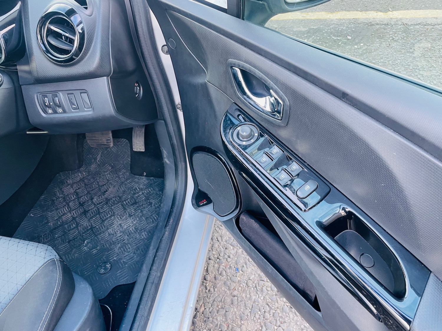 Used Renault Clio 2014 for sale - 77363314: Photo 8