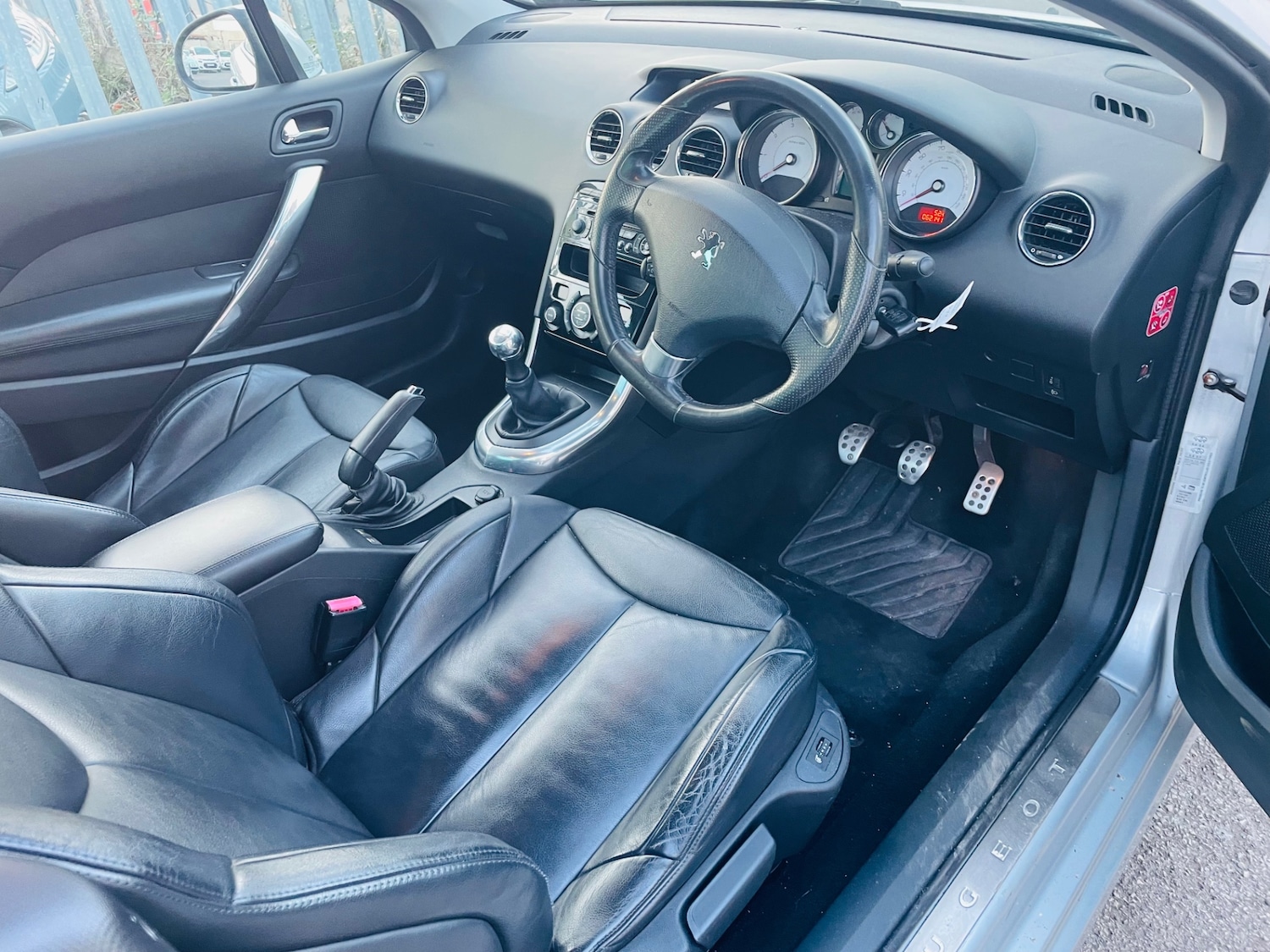 Used Peugeot 308 2010 for sale - 77750355: Photo 8