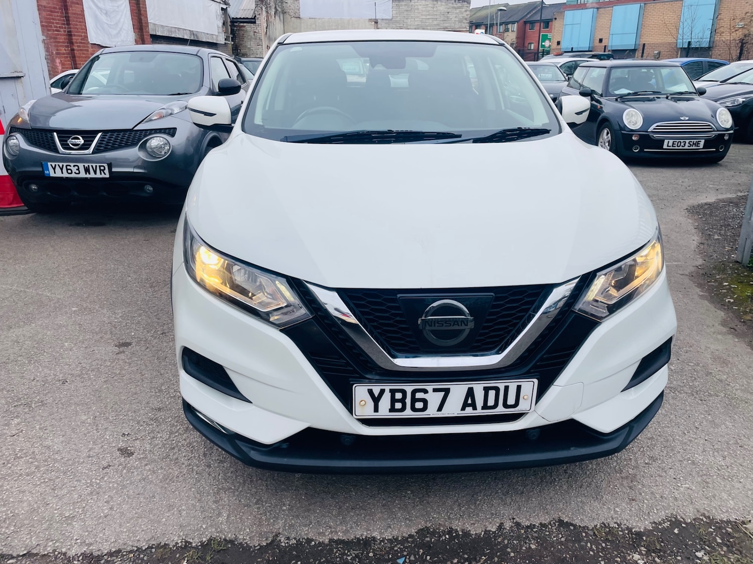 Used Nissan Qashqai 2017 for sale - 77329366: Photo 2