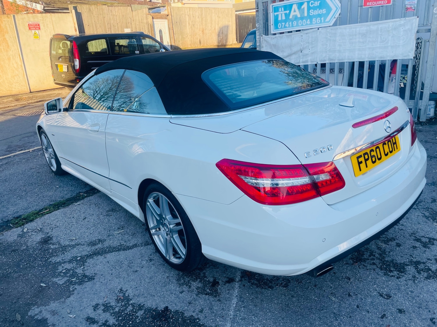 Used Mercedes-Benz E Class 2010 for sale - 76669251: Photo 4