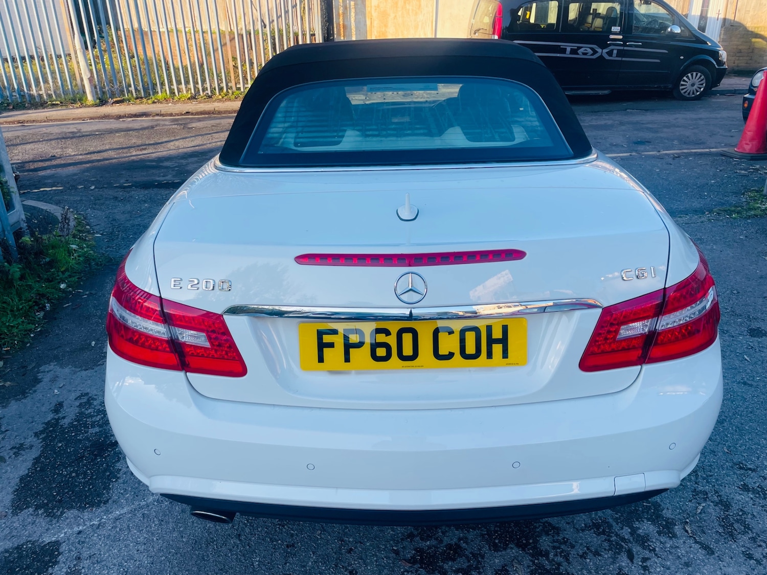 Used Mercedes-Benz E Class 2010 for sale - 76669251: Photo 5