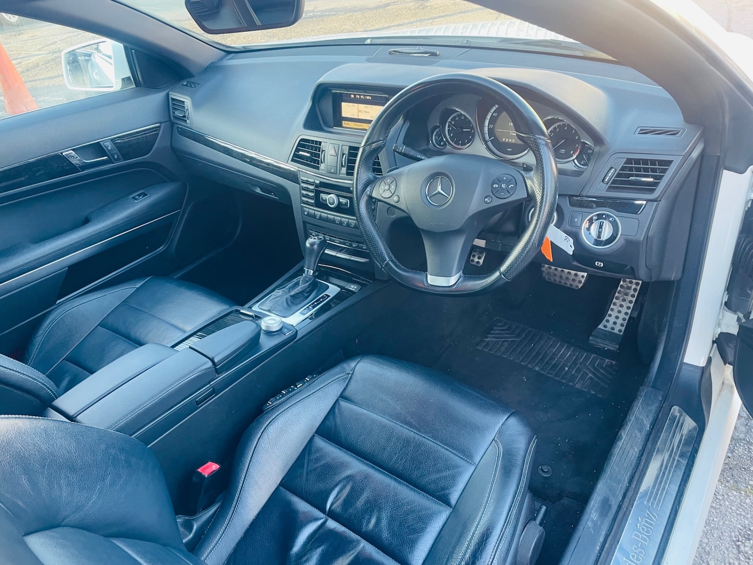 Used Mercedes-Benz E Class 2010 for sale - 76669251: Photo 7