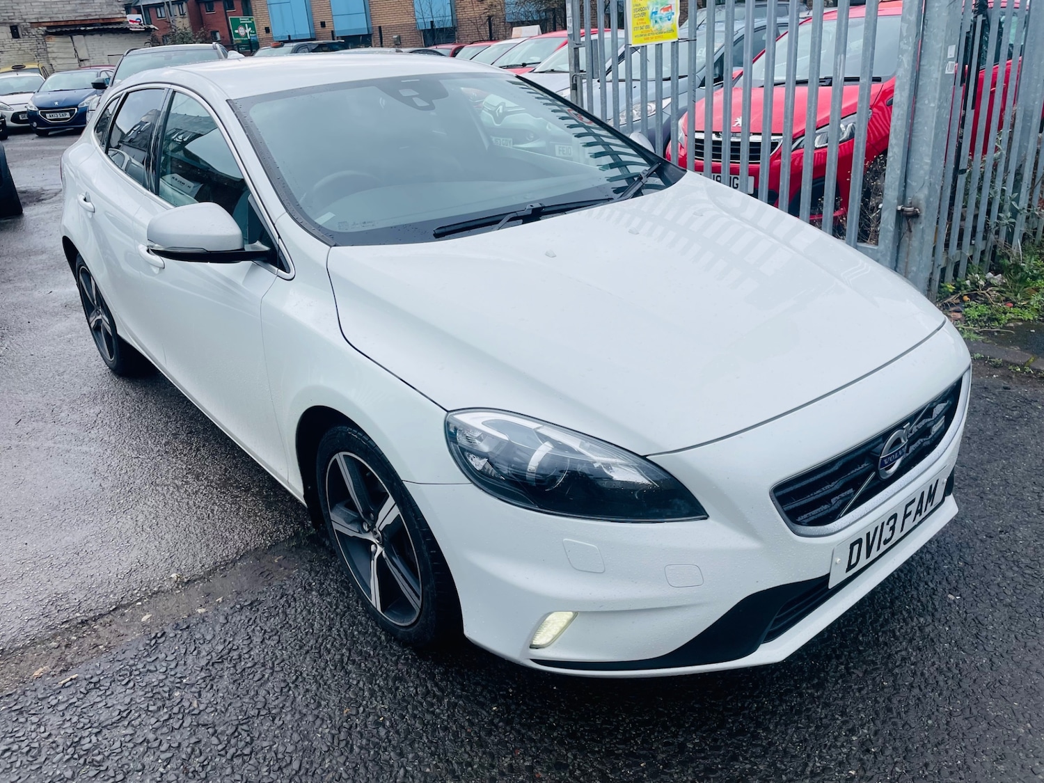 Used Volvo V40 2013 for sale - 77617897: Photo 18