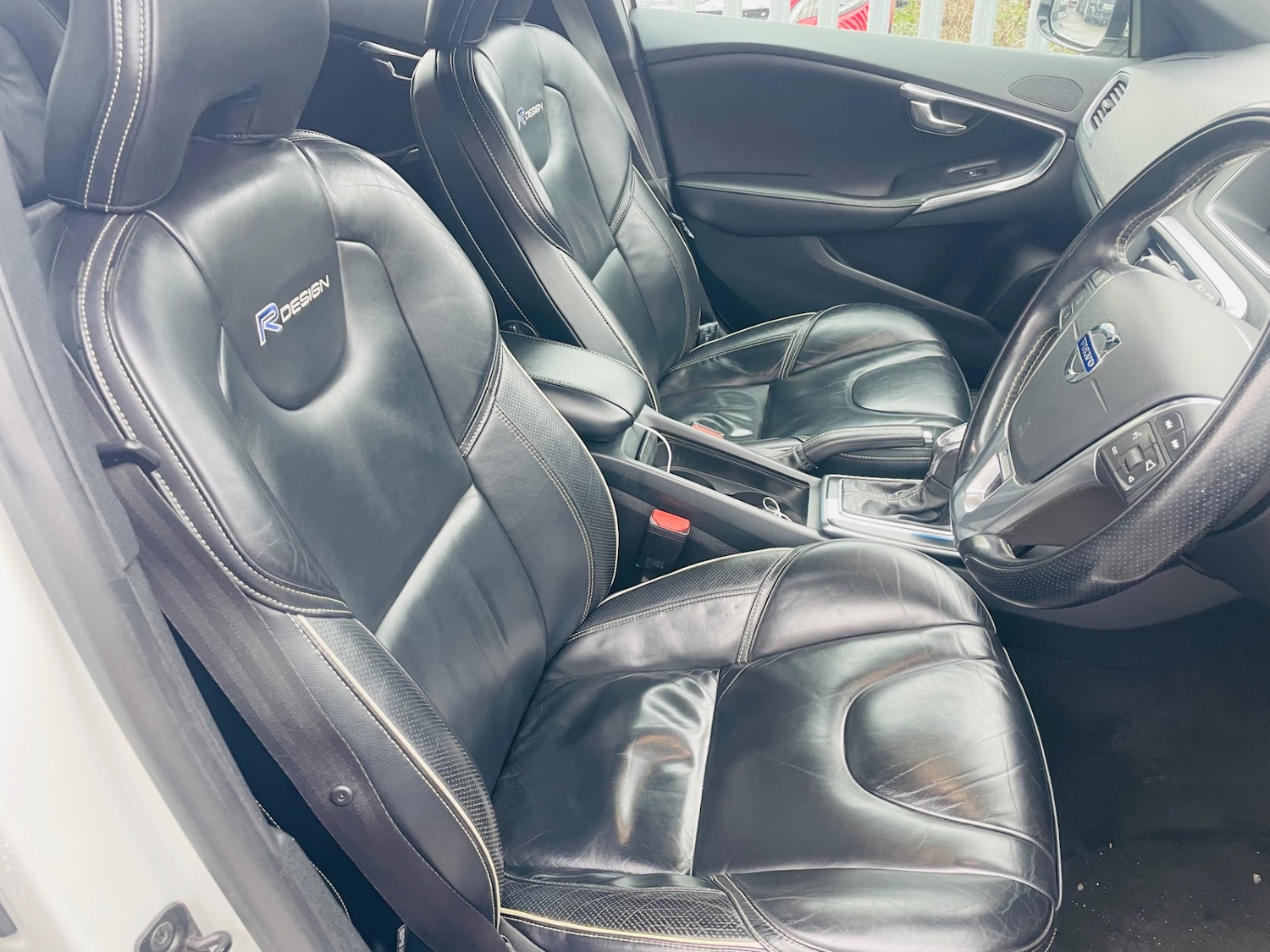 Used Volvo V40 2013 for sale - 77617897: Photo 8