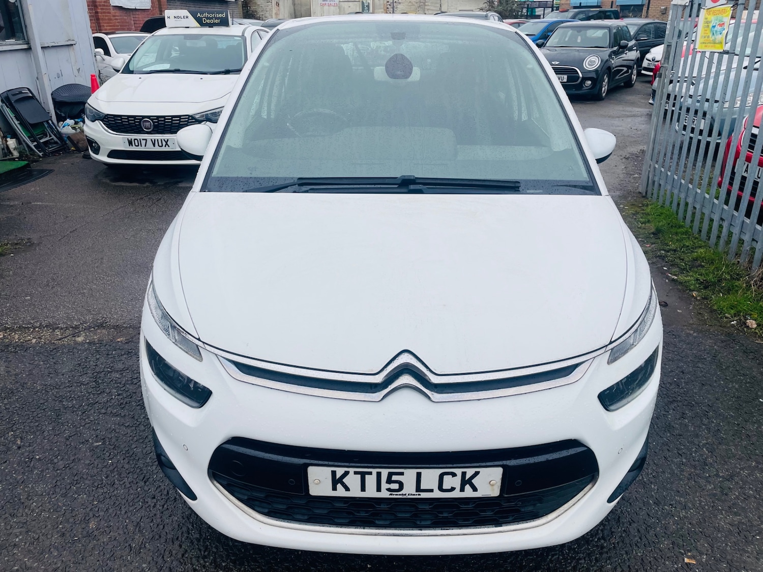 Used Citroen C4 Picasso 2015 for sale - 77616477: Photo 2
